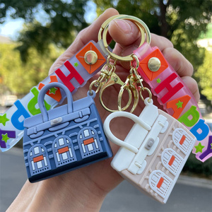 สายคล้องโทรศัพท์รูปตุ๊กตาน่ารัก ของตกแต่งกระเป๋า สายคล้องมือ สายคล้องกระเป๋าเป้ ของตกแต่งกระเป๋าถือ  จี้ห้อยกระเป๋า - Product Image 3