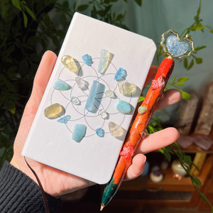 Bolígrafo mágico de cristal creativo al por mayor tallado a mano, bolígrafo de virutas de energía de bendición de brujería, resina caída para regalo de artesanías de cristal DIY - Product Image 2