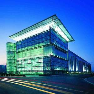 La structure métallique galvanisée <span class=keywords><strong>d</strong></span>'immersion chaude industrielle construisant la preuve de l'eau du feu facile nettoient rapidement installent l'exposition durable hall - Product Image 1