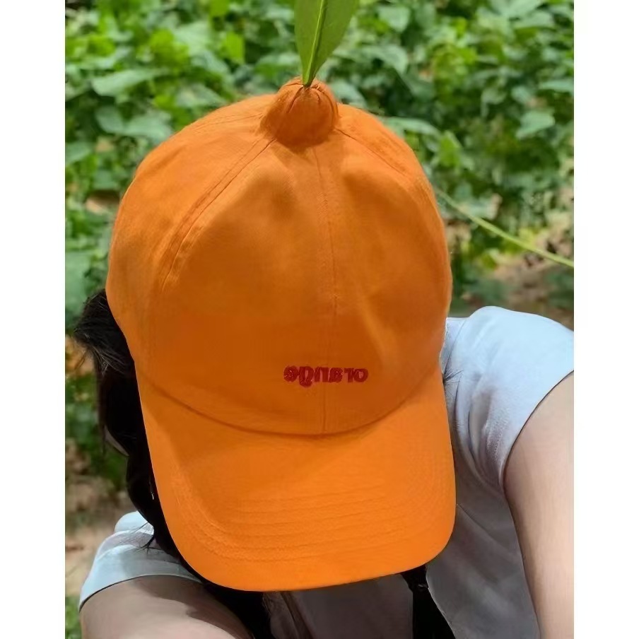 Sombrero naranja feo