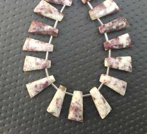 Vente en gros Ensemble de 15 pièces de perles de cristal naturel rubis à facettes pierres précieuses Briolette en forme de fantaisie pierre de cristal de guérison en vrac - Product Image 5