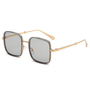 <span class=keywords><strong>Gafas</strong></span> de Sol Polarizadas Cuadradas con Montura Metálica Sin Aro, Ligeras, con Logotipo Personalizado, Ajustables, Diseño Moderno 2025, Unisex - Product Image 5