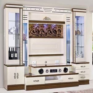 モダンで環境に優しい大容量木製飲料キャビネット、一体型テレビとスタイリッシュなアクセントウォール収納付き、リビングルーム用 - Product Image 2