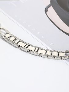 <span class=keywords><strong>Prix</strong></span> de gros de luxe Fashion Girls Women <span class=keywords><strong>Bracelet</strong></span> en acier inoxydable pour <span class=keywords><strong>Apple</strong></span> <span class=keywords><strong>Watch</strong></span> 38/40/41/42/44/45/49MM <span class=keywords><strong>Bracelet</strong></span> de montre - Product Image 4