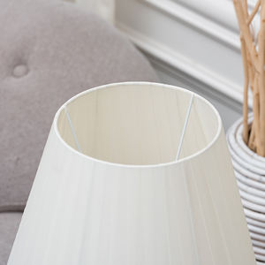 यूरोपीय विला लिविंग रूम घर सजावट कस्टम सुरुचिपूर्ण सफेद डेस्क लैंप बिस्तर के लिए आधुनिक लक्जरी टेबल लैंप - Product Image 4