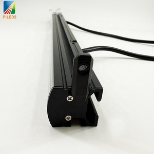 Barre linéaire LED programmable étanche IP67 DC12V RGBW SPI DMX512 pour la décoration de ponts, bâtiments, centres commerciaux et clubs - Product Image 3