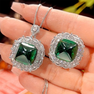 Bijoux en cuivre écologiques tendance pour femmes, ensemble de haute qualité, zircon vert émeraude 14*14mm, plaqué laiton, ensemble vintage haut de gamme - Product Image 3
