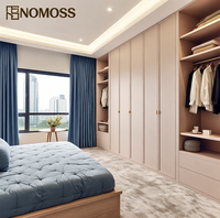 Armoire en bois sur mesure distinctive avec aménagement de tiroirs personnalisé pour les villas et projets de mobilier d'appartement pour chambres parentales