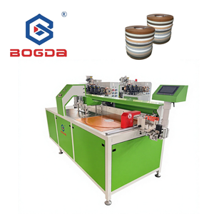Machine à enrouler les bandes de bordure en PVC avec solution d'emballage intégrée - Product Image 1