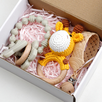 Ensemble cadeau pour bébé : Jouet de dentition personnalisé en silicone pour nouveau-né, hochet en bois et jouets de dentition en coton