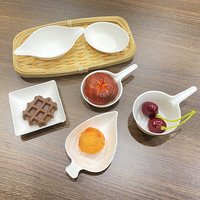 Mini assiette en papier alimentaire biodégradable assiette à dessert en forme de feuille pour les fêtes Kit de fournitures jetables avec mini assiette à gâteau