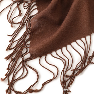 Écharpe en cachemire pur à haute densité pour un style élégant toute saison - Product Image 2
