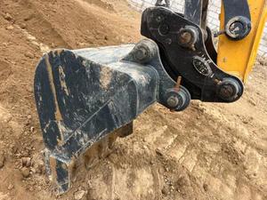 Excavatrice Hyundai Rabex 6 tonnes avec moteur Komatsu/Cat nouvelle condition garantie 1 an meilleure marque creusage de roches seau d'occasion - Product Image 3