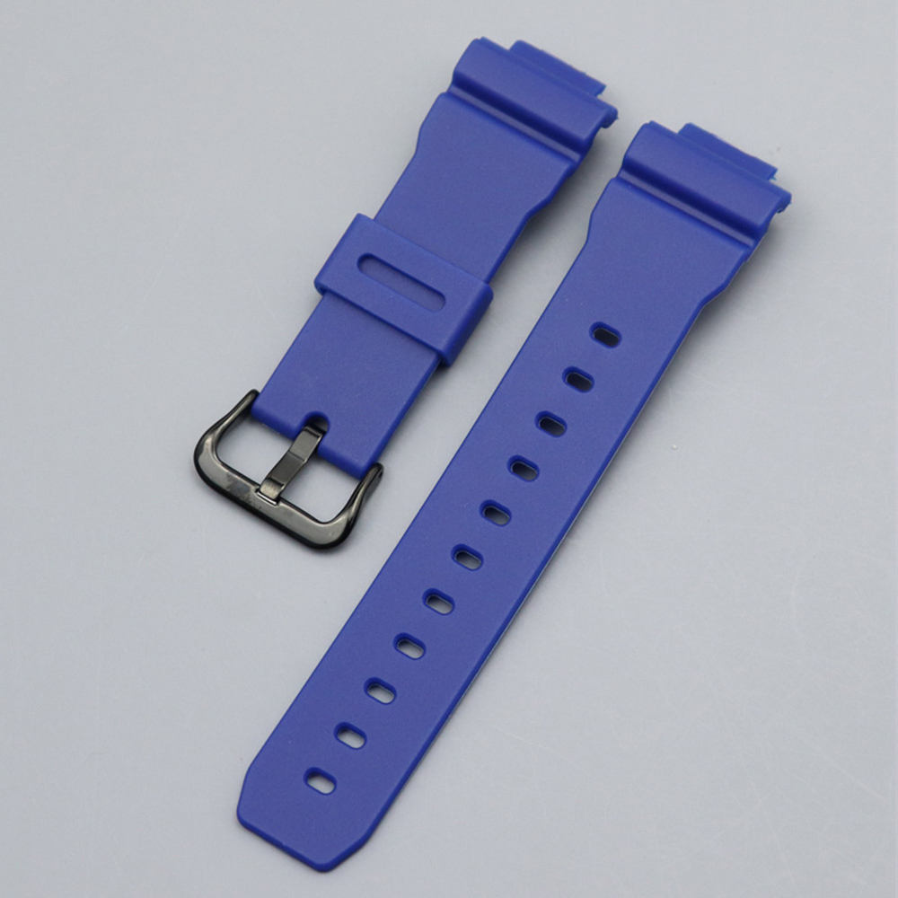 สีน้ำเงินพร้อมหัวเข็มขัดสีดำ