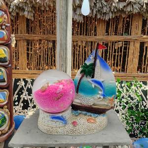 Artisanat en résine fait main : Souvenirs populaires tortue de mer, crabe, voilier pour anniversaires et excursions - Product Image 1