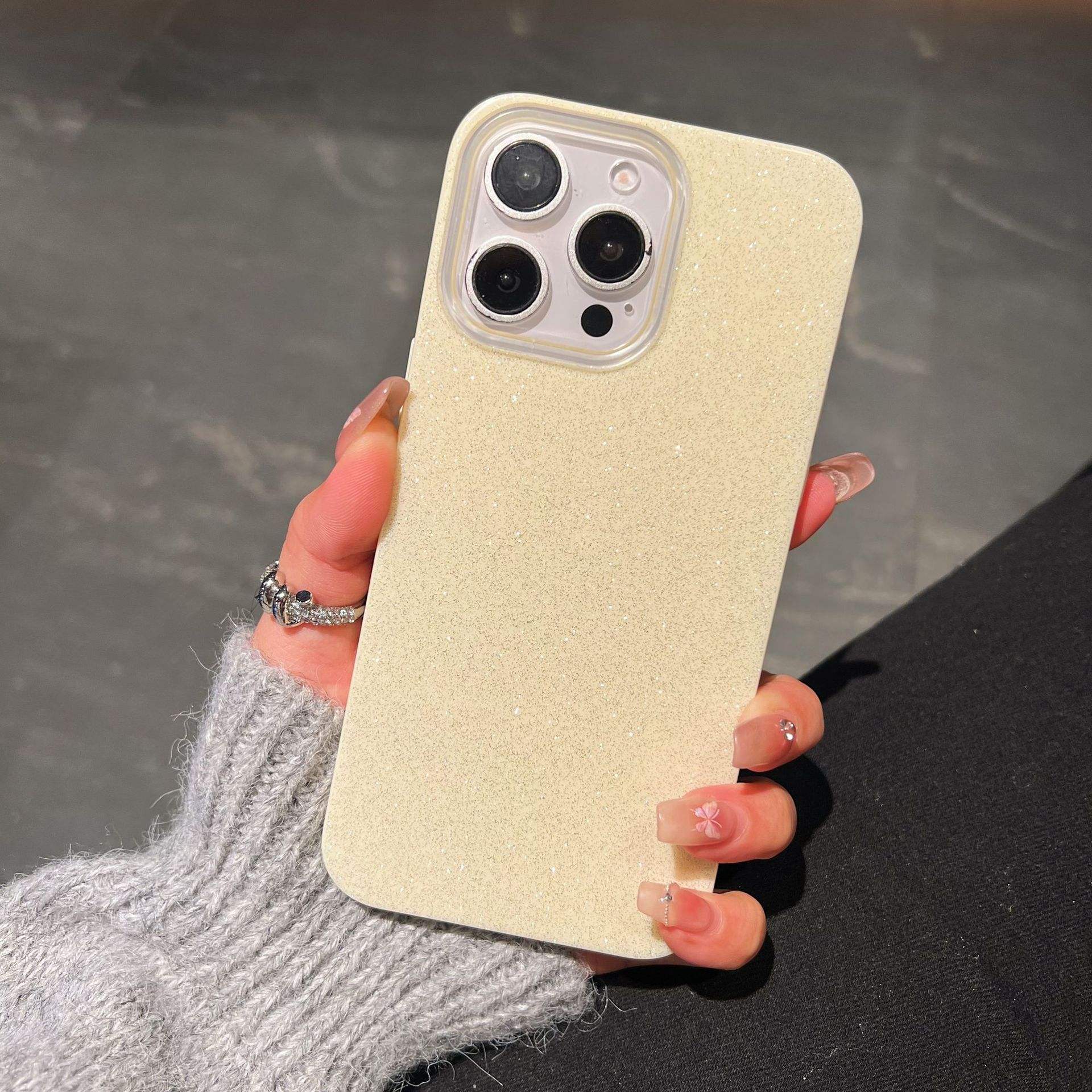 สีขาวโบราณ