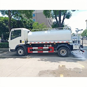 Camion de transport d'eau OEM Sinotruk Howo 5000L pour les travaux municipaux et les services environnementaux - Product Image 3
