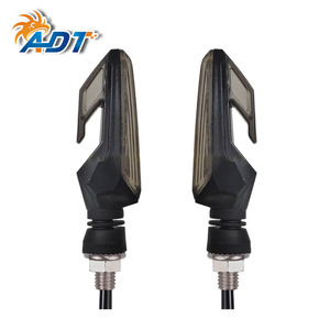Feu arrière LED bicolore rouge/ambre ADT avec clignotant et lentille fumée 12 Volts universel pour moto - Product Image 5