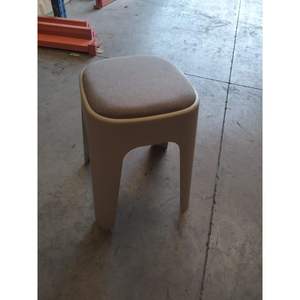 SKY-TOUCH Durable 1 pièces tabourets de pile en plastique portables coussins en tissu confortables tabourets empilables dos nu à des fins diverses - Product Image 2