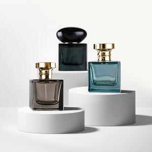 Flaconi Più Venduti in Pronta Consegna da 50ml in Vetro a Forma Quadrata per Profumo Spray - Product Image 3