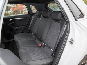 Audi A3 Sportback 2023, édition sport de luxe, moteur 35 TFSI, cockpit virtuel, volant sport, système audio Bang & Olufsen - Product Image 5