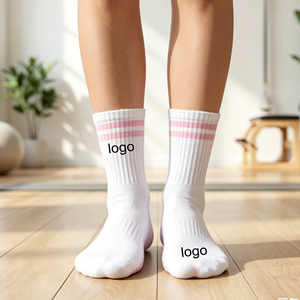 <span class=keywords><strong>Chaussettes</strong></span> Pilates Grip <span class=keywords><strong>pour</strong></span> femmes personnalisées <span class=keywords><strong>Chaussettes</strong></span> de sport mode respirantes en coton <span class=keywords><strong>Chaussettes</strong></span> de <span class=keywords><strong>yoga</strong></span> antidérapantes - Product Image 2