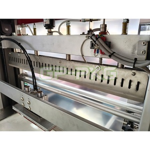Macchina da imballaggio termoretraibile completamente automatica per imballare le bottiglie termoretraibili - Product Image 3