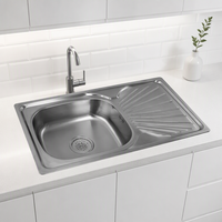 Évier de cuisine carré moderne en acier inoxydable à cuve unique avec installation monotrou et égouttoir pressé intégré pour montage sur comptoir (OEM)
