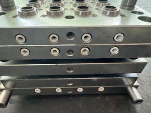 24 חלל strecap העליון כובע עובש מים הליקאפ עובש הזרקת דפוס חברות פלסטיק הזרקת פלסטיק יצרן עובש - Product Image 6