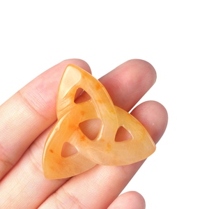 Customized Natural Polished Triangle Shape <strong>Yellow</strong> <strong>Jade</strong> <strong>Stone</strong> Irish Knot Carving Hollow <strong>Yellow</strong> <strong>Jade</strong> <strong>Stone</strong> - Product Image 2