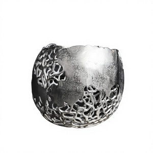Pot de fleurs en aluminium ajouré, support de table antidérapant, vase à fleurs circulaire fait main, artisanat métallique - Product Image 1