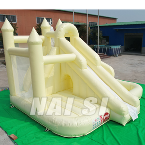Château gonflable commercial jaune avec piscine à balles et toboggan pour fêtes d'anniversaire et événements de mariage - Product Image 3