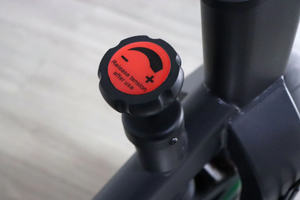 Vélo de <span class=keywords><strong>spinning</strong></span> magnétique commercial d'exercice intérieur OEM de haute qualité de support d'approvisionnement direct d'usine de fitness PINJIAN - Product Image 4