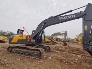 La pelle hydraulique sur chenilles Volvo EC210D avec moteur et moteur haut de gamme offre des performances exceptionnelles à un prix - Product Image 6