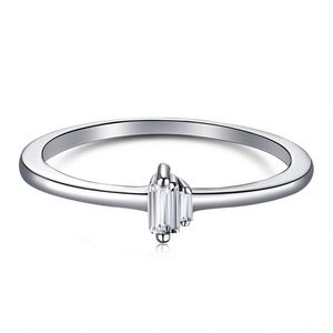 Anillos Apilables de Plata con Diseño Simple y Brillante de Diamantes de Alta Calidad Dylam, Anillos de Moda con Piedras CZ Baguette - Product Image 1