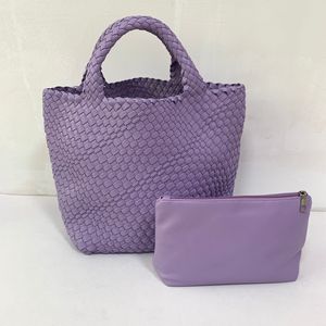 Borsa Tote portatile in <span class=keywords><strong>pelle</strong></span> vegana di design di lusso 2024 OEM grande borsa a tracolla in pizzo intrecciato con fodera in <span class=keywords><strong>pelle</strong></span> fatta a mano Logo personalizzato - Product Image 3