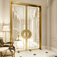 Porte de séparation intérieure moderne en verre avec cadre doré, cloison pivotante avec poignée ronde pour hall de villa