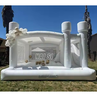 Château gonflable combiné blanc de 18x18 pieds avec toboggan et piscine à balles, idéal pour mariages et événements commerciaux, à vendre