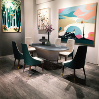 Chaise de salle à manger moderne de luxe en cuir PU avec pieds en chêne et panneau en contreplaqué métallique pour la maison et l'hôtellerie