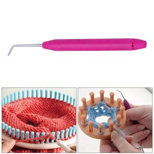 उच्च गुणवत्ता वाले प्लास्टिक लूम क्रोकेट हुक चाकू ऊंचा बुनाई के साथ रबर हैंडल बुनाई उपकरण - Product Image 5