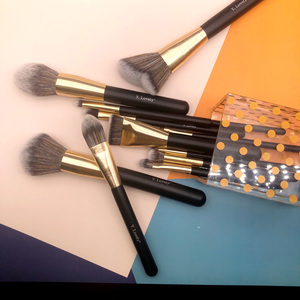 Ensemble de 12 pinceaux de maquillage noir et or à poils synthétiques, manche en bois, virole en aluminium, kit correcteur visage - Product Image 3