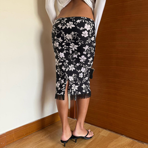 Women Retro Floral Print Fringe Hem Bodycon Skirt Black White Contrast <b>High</b> Waist Pencil Skirt Sexy Y2K Midi Skirt - Product Image 4
