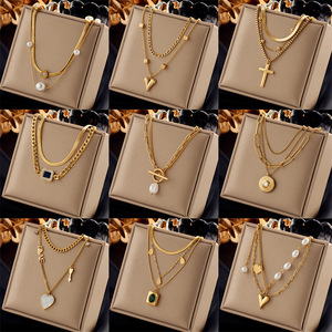 Collar de Cadena Multicapa de Acero Inoxidable Vintage con Colgantes de Corazón y Cruz, Diseño Minimalista, Chapado en Oro de 18K, para Mujer - Product Image 2