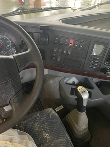 รถบรรทุกหัวลากดีเซล SINOTRUCK HOWO 8X4 450 แรงม้า ยูโร 5 พวงมาลัยซ้าย เกียร์อัตโนมัติ ใหม่ สำหรับงานขนส่งเหมือง ระบบกันสะเทือนแบบลม Weichai - Product Image 6
