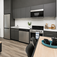 Meubles haut de gamme pour résidence étudiante et projets hôteliers : Armoire, Lit, Commodes, Chaise, Table