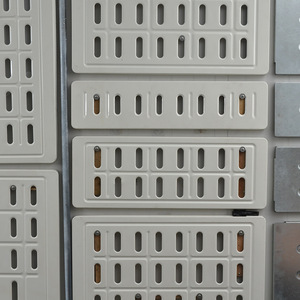 Panel de cama doble Yingyun 900 de 0.9 mm de grosor con 8 orificios para camas médicas de enfermería - Product Image 1