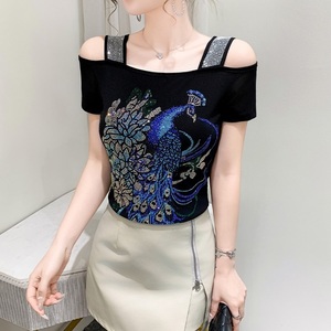 Top di Lusso con Strass, Spalle Scoperte, Motivo Floreale Blu Pavone su Rete Traspirante, <span class=keywords><strong>Maglietta</strong></span> a Maniche Corte per Feste - Product Image 5