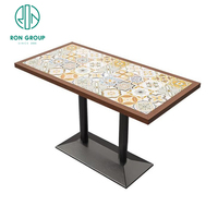 Nouvel arrivage Table à motif de fleurs personnalisée Mobilier commercial en bois massif Café Thé Boutique Restaurant Chaises Tables