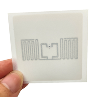 Étiquette RFID en papier couché 80x50mm 860-960 MHz, étiquette thermique UHF rigide Activo, autocollant UHF 860-960 MHz EPC Gen2 73x20 pour la gestion des actifs