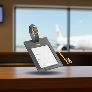 Etiqueta de Equipaje de Poliéster Royal Crown, Etiqueta de Identificación Duradera para Bolsas de Viaje con Cadena Dorada y Hebilla, Hecho en EE. UU. - Product Image 3